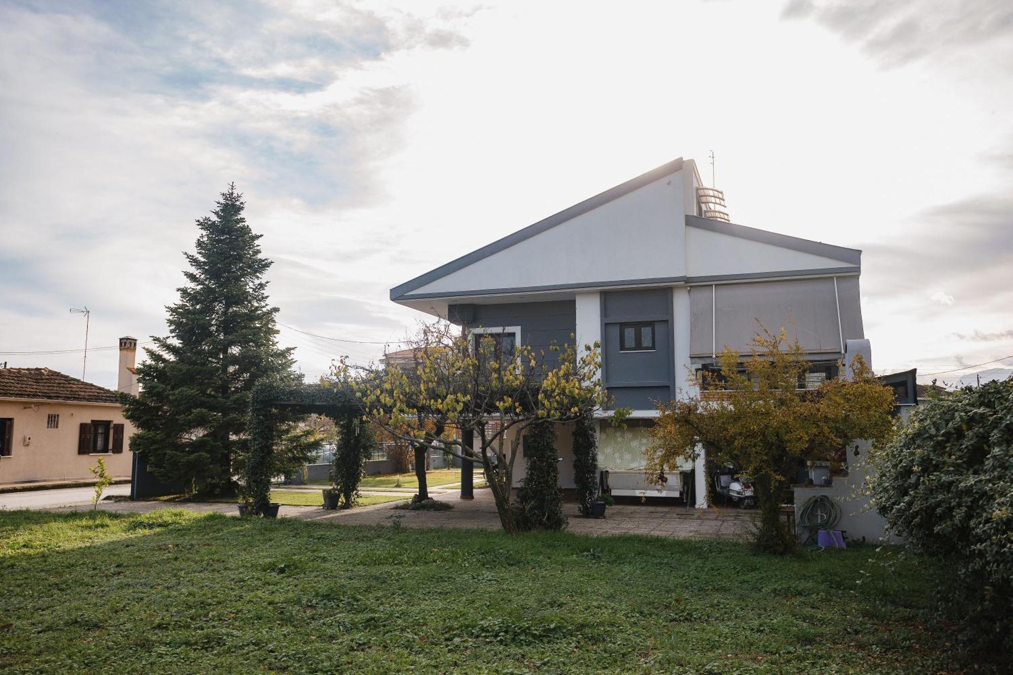 Billiard Home in Trikala Exteriör bild