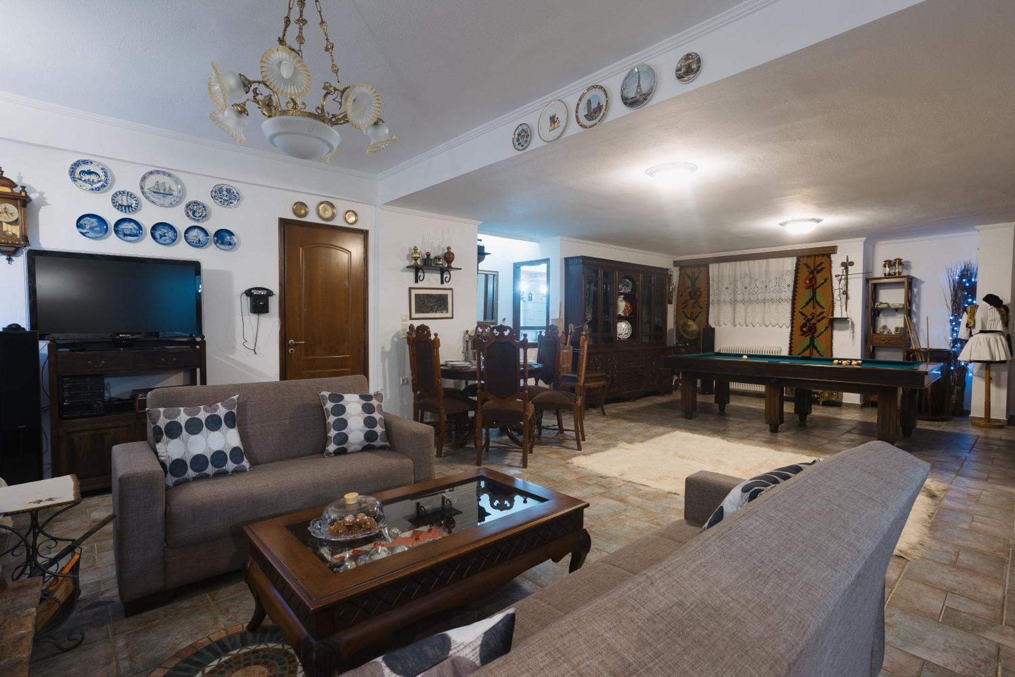 Billiard Home in Trikala Exteriör bild